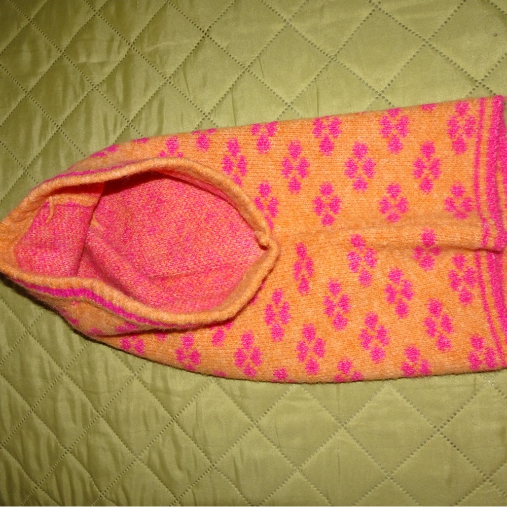 NEW never used BAKLAVA for WINTER or any outfit looking for a pop of color - Picture 3 of 4